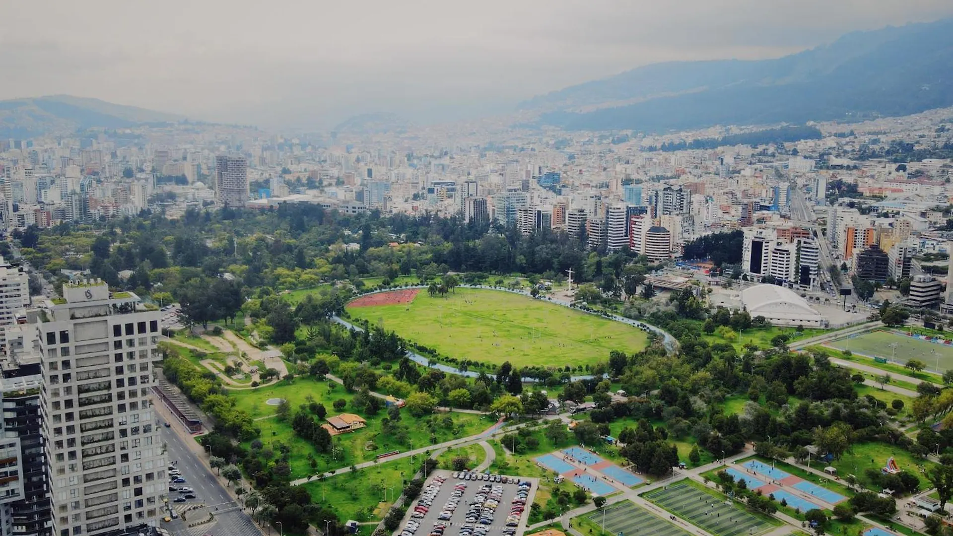 Edificio Iqon , Suite En El Piso 25 Κίτο Ισημερινός